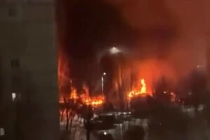 У Волгограді згоріли машини росіян через роботу російського ППО