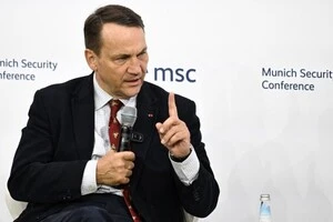 Головним питанням поточної фази війни Сікорський вважає змагання на витривалість