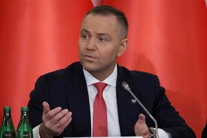 с Навроцький визнав, що механізм реалізації такої ідеї, зокрема з огляду на договір про нерозповсюдження ядерної зброї, наразі не визначений