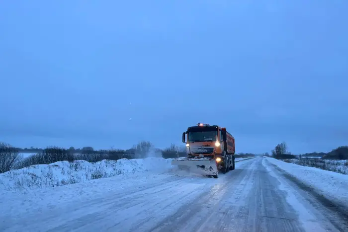 Негода в Україні: що наразі відбувається на дорогах
