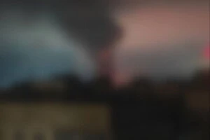 У Дніпрі виникла масштабна пожежа після атаки РФ (фото)