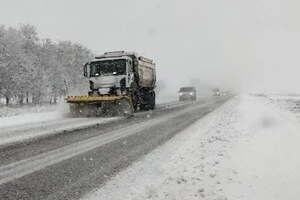 Погодні умови створюють підвищену небезпеку для учасників дорожнього руху
