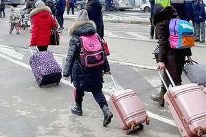 Мільйони дітей та сімей покинули свої домівки через російську агресію