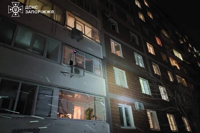 Атака на Запоріжжя: рятувальники та влада показали кадри з наслідками