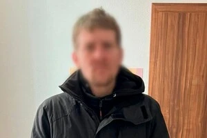 Киянину загрожує до восьми років в'язниці за знайдену картку військового: деталі справи