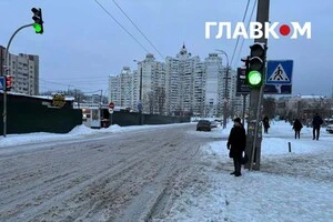 Влада закликає киян дотримуватись порад під час ожеледиці та бути обережними, пересуваючись містом
