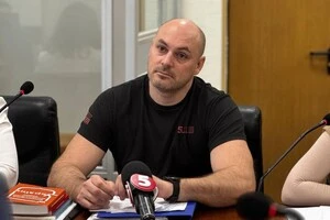 Державна кримінально-виконавча служба стверджує, що детектив НАБУ весь час перебував у камері один