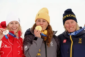 Боротьба за золото у лижному кросі йшла між Фанні Сміт і Даніелою Майєр, які розділили бронзу Олімпіади чотири роки тому