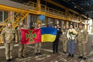 Катерина Коцар входить до лав прикордонників