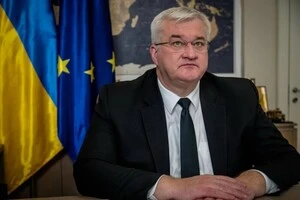 Київ задля врегулювання нафтової суперечки пропонує Угорщині кілька реалістичних рішень 