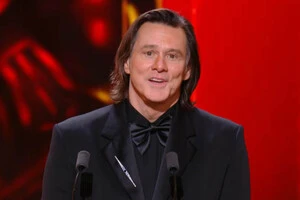 64-річний Джим Керрі зустрічається з акторкою Мінзі