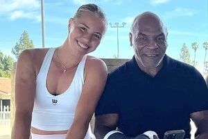 Поразка доньки не завадила Майкові сфотографуватися з Анітою