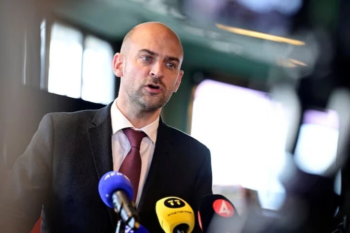 «Абсолютно безглуздо». Глава МЗС Франції про ймовірну провокацію РФ з дроном