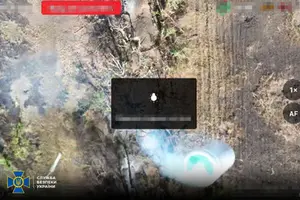 За наказом Назаренка його підлеглі скидали хімбоєприпаси з квадрокоптерів на оборонні позиції українських військ