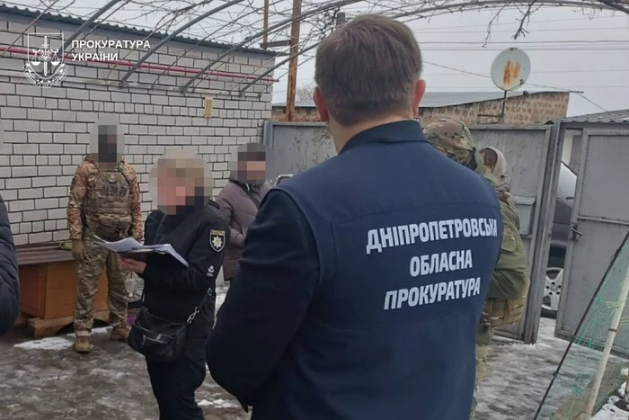 За «непослух» – голили наголо і садили на ланцюг. У Дніпрі батьки-вихователі катували шістьох дітей