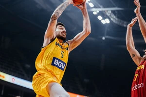 Офіційним транслятором матчів збірної України є «Суспільне Спорт»