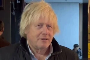  Борис Джонсон вчився співати пісню про «Пса Патрона»