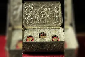 У січні 2014 року у Київ, де вирував Євромайдан, під егідою РПЦ було привезено «Дари волхвів» – православну святиню з грецького Афону