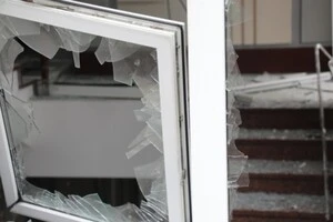 Зафіксовано пошкодження складу сухих вантажів і дорожніх контейнерів, а також вибито скління в адміністративних будівлях