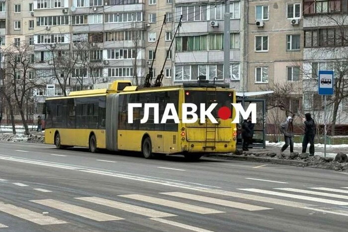 На лівий берег Києва повертаються трамваї та тролейбуси: перелік маршрутів