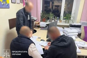 Перед судом постануть директор профільного департаменту та колишня уповноважена особа з публічних закупівель