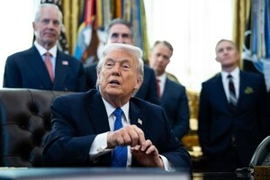 Президент США Дональд Трамп в Овальному кабінеті Білого дому