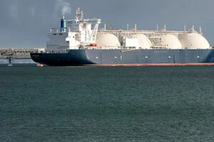 Танкери тіньового флоту РФ стали уникати Середземного моря