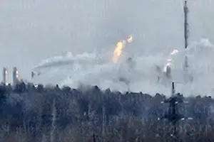 У Великому Новгороді дрони атакували хімзавод «Акрон» (відео)