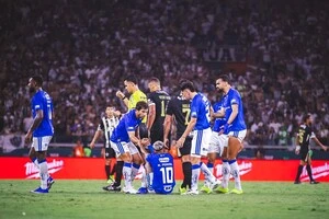 Бразильські гранди отримали 23 червоні картки за бійку в хокейному стилі