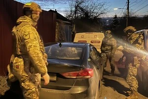 Поліцейські столиці затримали чотирьох шахраїв, які ошукували літніх киянок