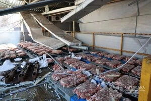 Росіяни вдарили по м’ясокомбінату в Харкові