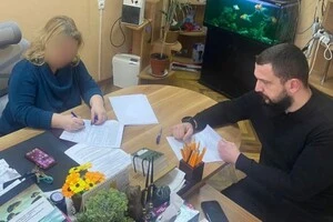 Начальниці служби у справах дітей одного з районів міста Києва висунуто звинувачення у службовій недбалості, що спричинила тяжкі наслідки 