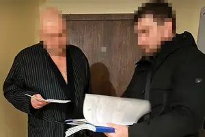 Загальна сума збитків держпідприємству перевищила 19 млн грн, які учасники злочинної схеми конвертували в готівку