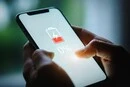 Чотири звички, які розряджають ваш смартфон: як зберегти заряд на довше