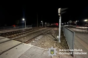 Поліція Київщини нагадує, що залізничний транспорт є зоною підвищеної небезпеки