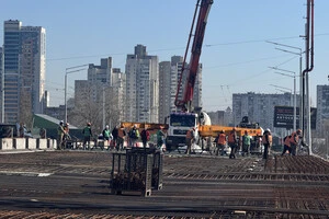 Основні будівельні роботи на Полярній, з повноцінним відновленням руху транспорту, планується завершити до літа 2026 року