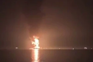 Два нафтові танкери потрапили під обстріл біля узбережжя Іраку (відео)