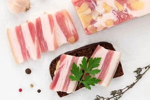 Найбільшими постачальниками сала, свинячого жиру та жиру птиці в Україну у цей період стали Польща, Німеччина та Іспанія