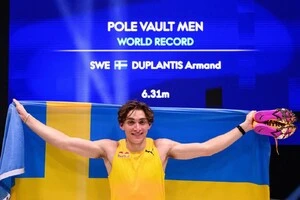 Дюплантіс вп'ятнадцяте побив світовий рекорд у стрибках з жердиною