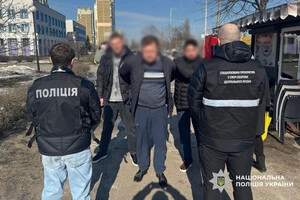Поліція затримала чоловіка одразу після передачі коштів