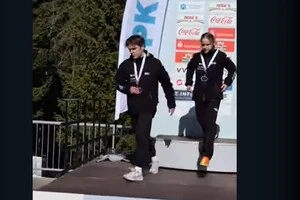 Крустіна та Юмікіс залишають п'єдестла пошани, щоб не робити фото з росіянами