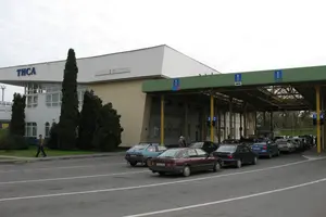 Наразі у пункті пропуску відсутнє електропостачання