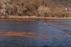 Мобільна лабораторія відбирає проби води кожні шість годин, щоб постійно контролювати її якість