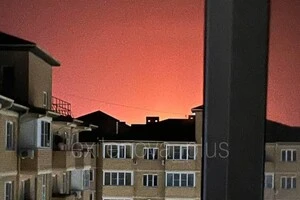 Зарево поблизу НПЗ у Краснодарському краї