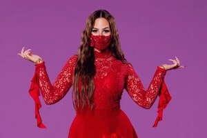 Felicia відома своїм зухвалим і провокаційним образом