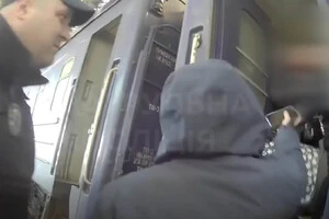 У Львові патрульні допомогли тхору встигнути на поїзд після затримання водія
