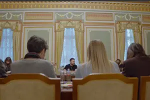 За словами Зеленського, тристоронні переговори можуть відбутися посеред наступного тижня у США, утім чіткої пропозиції поки що немає