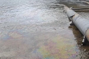 Після виявлення витоку забруднюючих речовин у річці відповідні служби розпочали постійний моніторинг ситуації