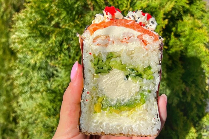 У Черкасах ресторан створив до Великодня суші-паски: реакція мережі