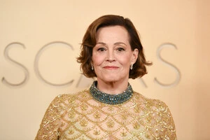 76-річна Сігурні Вівер вразила соцмережі своїм виглядом на Оскарі (фото)